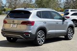 Used 2024 Volkswagen Taos SE image 4