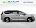Used 2018 Chrysler Pacifica Touring-L image 5