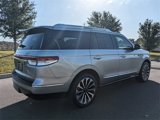 Used 2022 Lincoln Navigator Reserve image 2