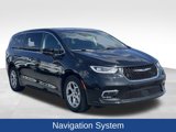 Used 2024 Chrysler Pacifica Limited image 3