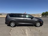 Used 2023 Chrysler Pacifica Touring-L image 4
