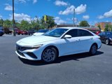 Used 2024 Hyundai Elantra Blue image 2