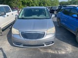 Used 2014 Chrysler Town & Country Touring image 2