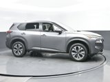 Used 2021 Nissan Rogue SV image 2