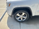 Used 2013 Jeep Grand Cherokee Limited w/ Luxury Group II image 3