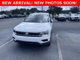 Used 2018 Volkswagen Tiguan SE image 2