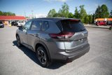 Used 2024 Nissan Rogue SV image 5