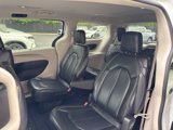 Used 2023 Chrysler Pacifica Touring-L image 6