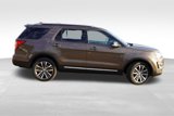 Used 2016 Ford Explorer XLT w/ Equipment Group 202A image 3