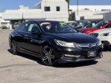 Used 2017 Honda Accord Touring image 2