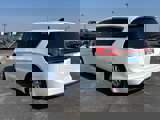 Used 2023 Chrysler Pacifica Touring-L image 3