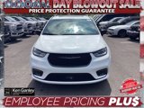 New 2025 Chrysler Pacifica Limited image 2