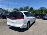 Used 2023 Chrysler Pacifica Touring-L image 5