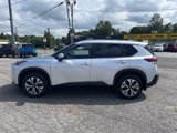 Used 2023 Nissan Rogue SV image 2