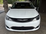 Used 2017 Chrysler Pacifica Limited w/ UConnect Theater Package image 3