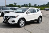 Used 2022 Nissan Rogue Sport SV image 2