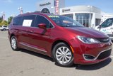 Used 2017 Chrysler Pacifica Touring-L image 4