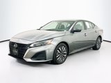 Used 2024 Nissan Altima 2.5 SV image 3