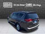 Used 2018 Chrysler Pacifica Touring-L Plus image 3