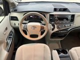 Used 2012 Toyota Sienna LE image 4