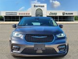 Used 2023 Chrysler Pacifica Touring-L image 6