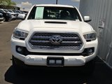 Used 2016 Toyota Tacoma TRD Sport image 2