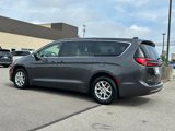 Used 2021 Chrysler Pacifica Touring-L image 5