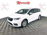 Used 2023 Chrysler Pacifica Touring image 3