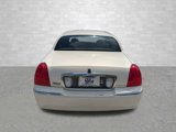 Used 2007 Lincoln Town Car Signature Limited image 3