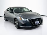 Used 2021 Nissan Altima 2.5 SR w/ SR Premium Package image 3