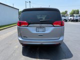 Used 2018 Chrysler Pacifica Limited image 4