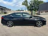 Used 2022 Nissan Altima 2.5 SR image 2