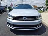 Used 2017 Volkswagen Jetta SE image 2