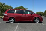 Used 2018 Toyota Sienna SE image 3