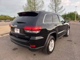 Used 2020 Jeep Grand Cherokee Laredo image 3
