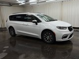 New 2025 Chrysler Pacifica Pinnacle image 5