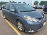 Used 2017 Toyota Sienna XLE image 3