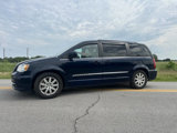 Used 2016 Chrysler Town & Country Touring image 2