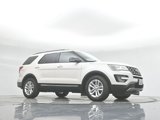 Certified 2017 Ford Explorer XLT image 3
