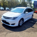 Used 2017 Chrysler Pacifica Touring-L Plus image 4