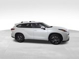 Used 2023 Toyota Highlander XLE image 5