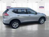 Used 2016 Nissan Rogue SV image 2
