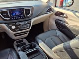Used 2017 Chrysler Pacifica Touring-L image 6
