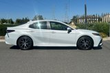 Used 2022 Toyota Camry SE image 3