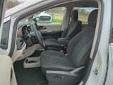Used 2023 Chrysler Voyager LX image 4