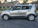 Used 2017 Kia Soul + image 4