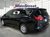 Used 2022 Chrysler Voyager LX image 3
