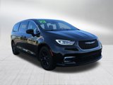 Used 2023 Chrysler Pacifica Touring-L image 2