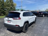 Used 2023 Jeep Cherokee Altitude Lux image 3