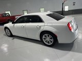 Used 2018 Chrysler 300 Touring w/ Driver Convenience Group image 5